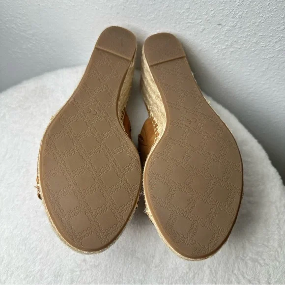 NWOB Vionic Tulum Kadyn - Women's Wedge Slip-on Sandal
Caramel - Size 7 - Picture 9 of 14
